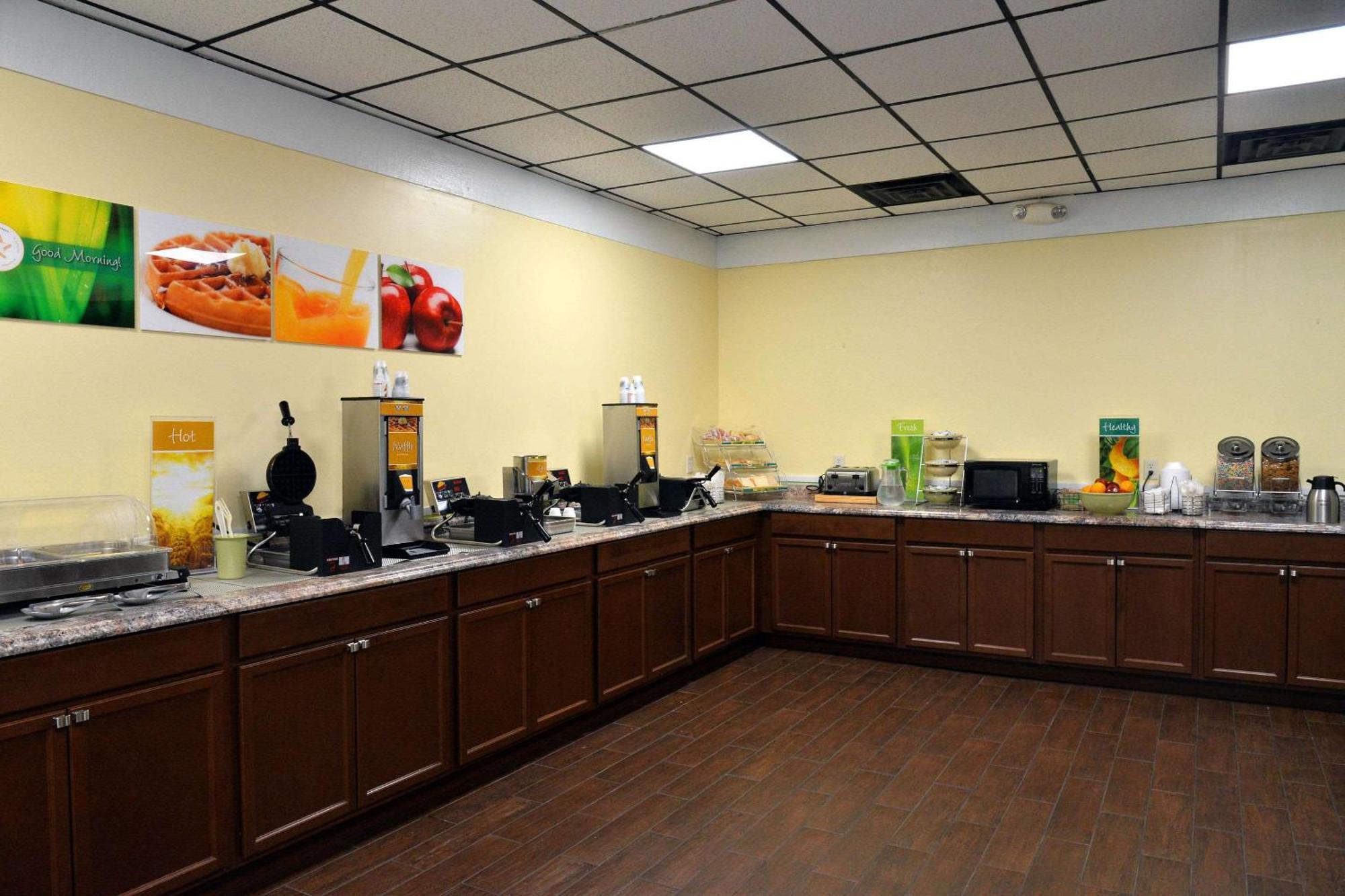 Quality Inn & Suites Gulf Breeze Bayside Near Pensacola Beach Экстерьер фото
