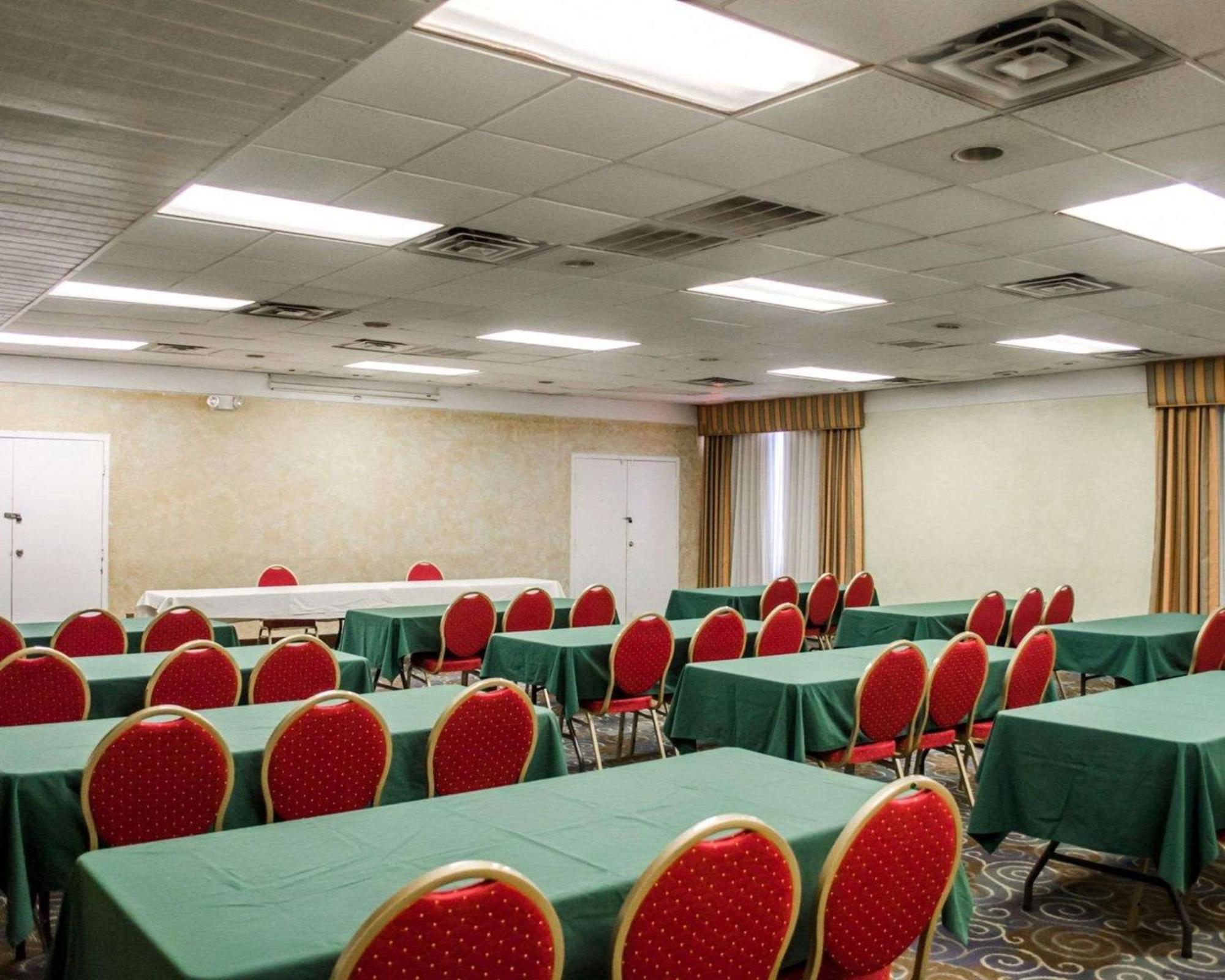 Quality Inn & Suites Gulf Breeze Bayside Near Pensacola Beach Экстерьер фото