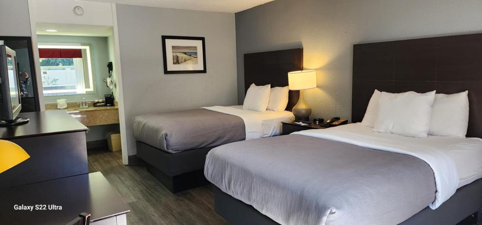 Quality Inn & Suites Gulf Breeze Bayside Near Pensacola Beach Экстерьер фото