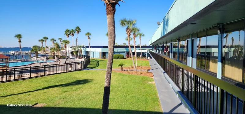 Quality Inn & Suites Gulf Breeze Bayside Near Pensacola Beach Экстерьер фото