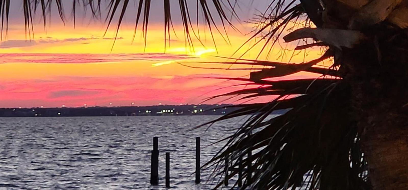 Quality Inn & Suites Gulf Breeze Bayside Near Pensacola Beach Экстерьер фото