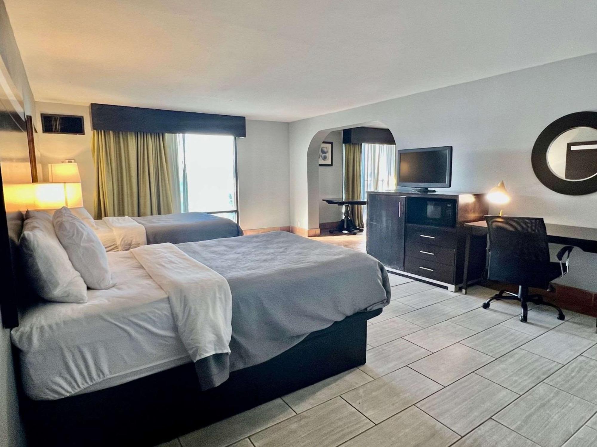 Quality Inn & Suites Gulf Breeze Bayside Near Pensacola Beach Экстерьер фото
