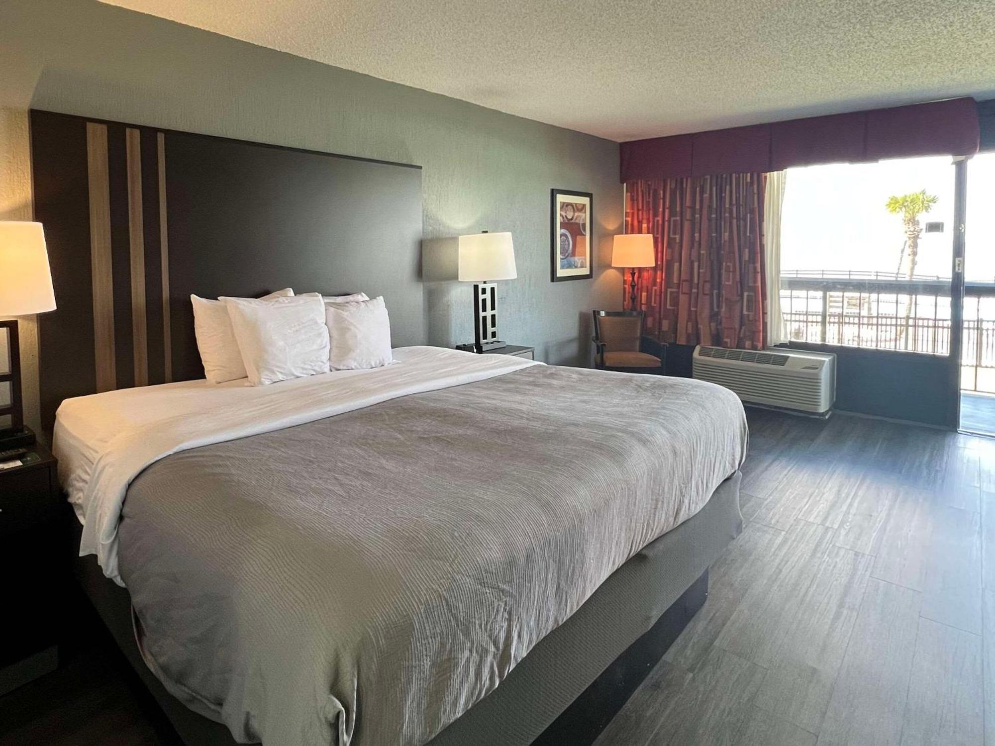 Quality Inn & Suites Gulf Breeze Bayside Near Pensacola Beach Экстерьер фото