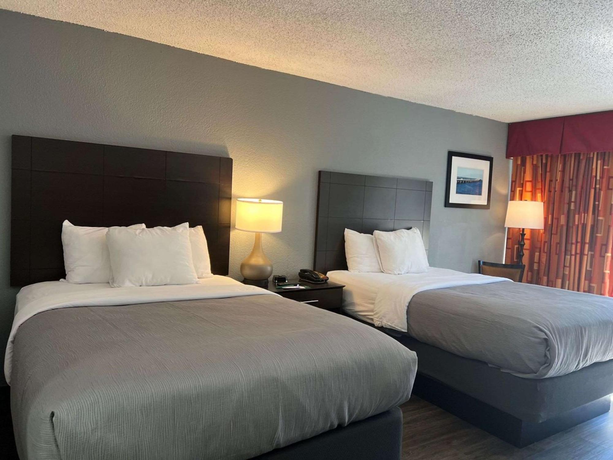 Quality Inn & Suites Gulf Breeze Bayside Near Pensacola Beach Экстерьер фото