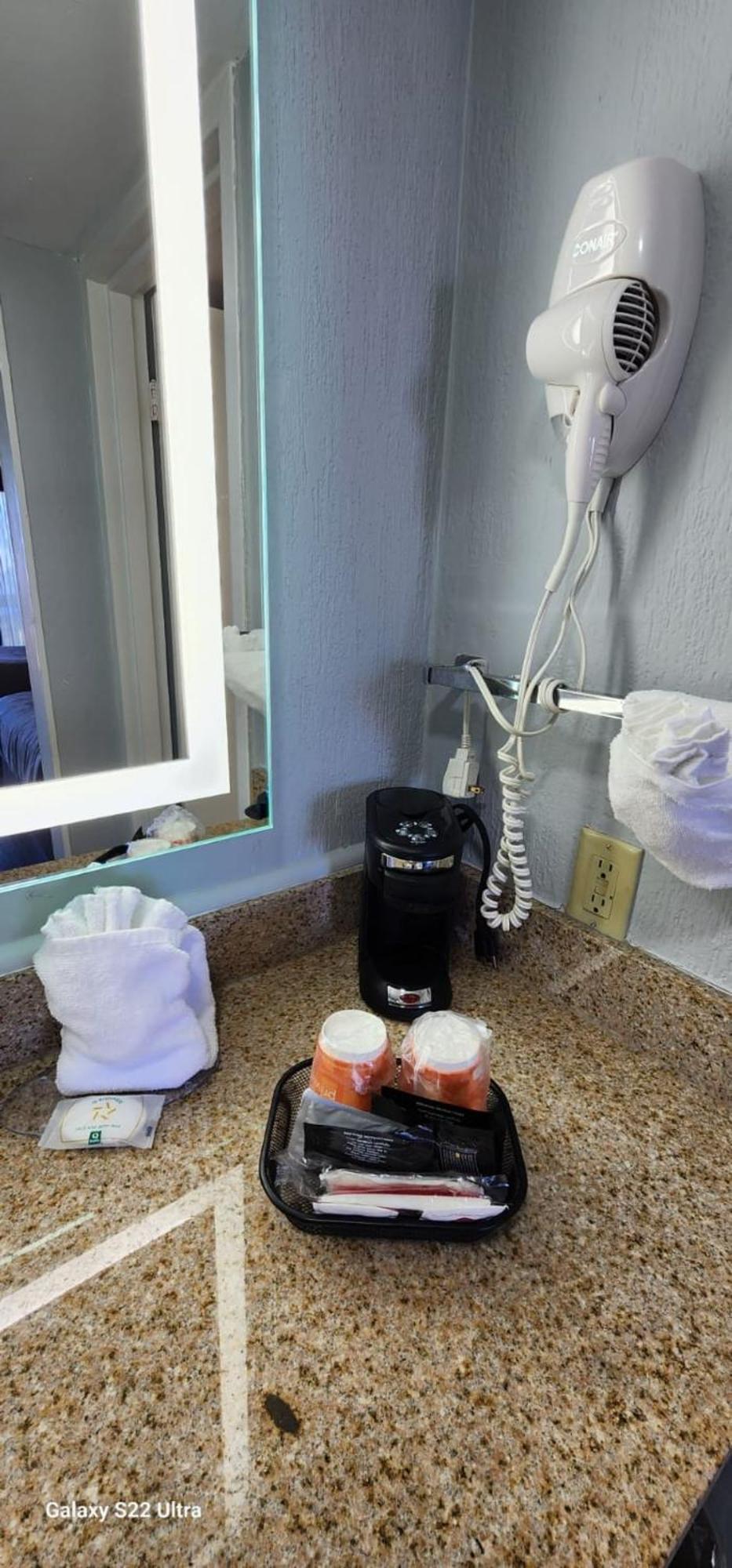 Quality Inn & Suites Gulf Breeze Bayside Near Pensacola Beach Экстерьер фото