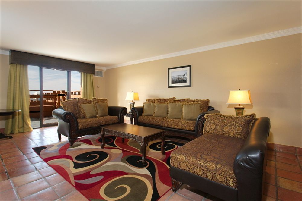 Quality Inn & Suites Gulf Breeze Bayside Near Pensacola Beach Экстерьер фото